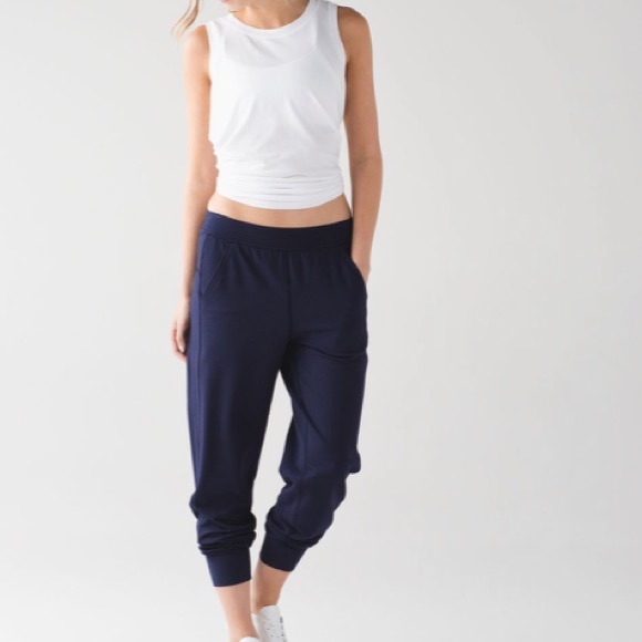 Lululemon Ceremony Sweatpant Deep Indigo Navy Size 8 Pockets - Picture 4 of 12